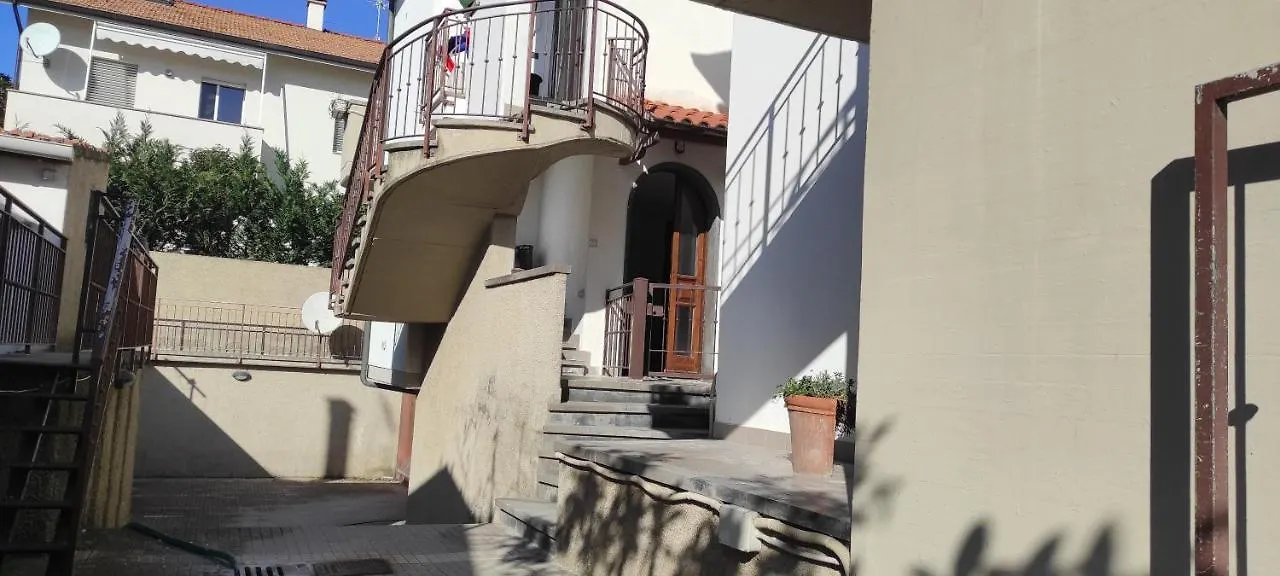 Dd House Family Holiday Apartment Cecina  Italy