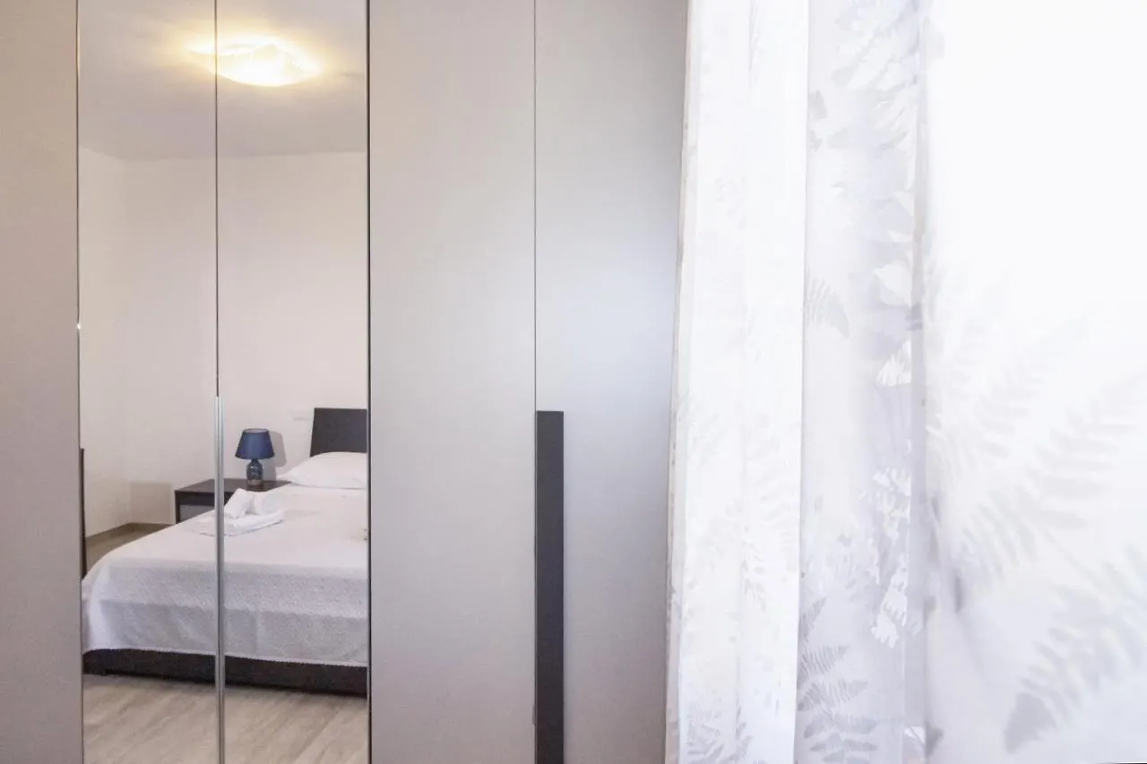 Dd House Family Holiday Apartment تشيزينا 0*,