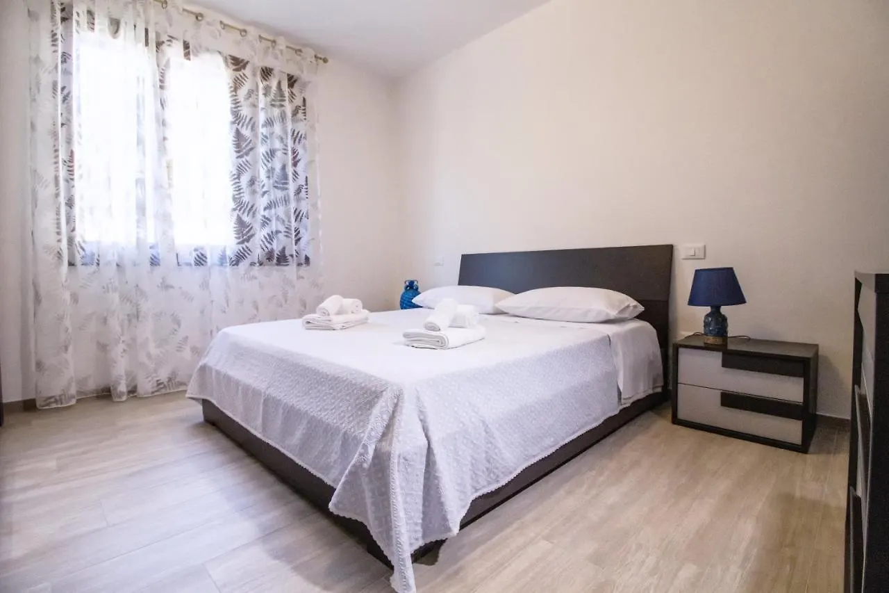 Dd House Family Holiday Apartment تشيزينا