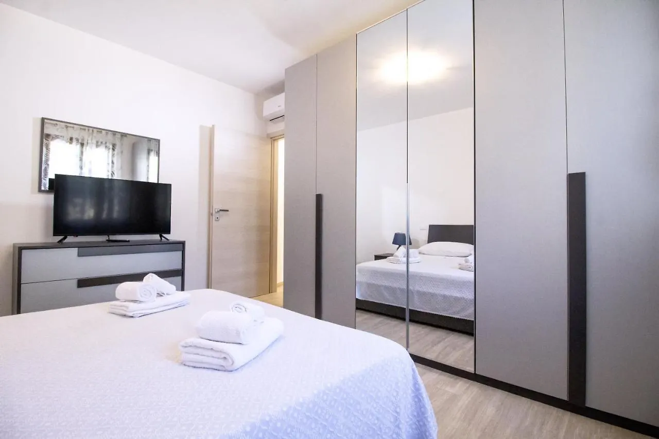 Dd House Family Holiday Apartment تشيزينا